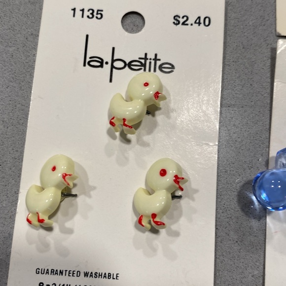 Bundle of Buttons Baby Craft Nursery Sewing Novelty NWT - Picture 2 of 11